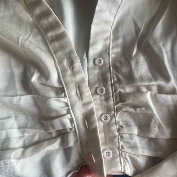 Ivory blouse - Picture 3 of 5